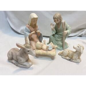 Lefton Porcelain Christopher Collection 5 Pc Nativity Set in Box